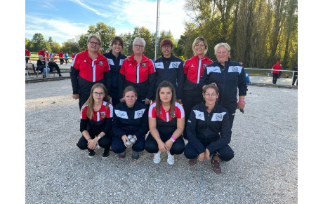 CRC Féminin 2021 Les Laumoises ont échoué à la dernière marche. Les filles finissent 1ère de leur poule après avoir concéder un match nul seulement.  En match de classement pour la montée en Championnat national club, elles ont perdu 8 à 16 contre Bourbon